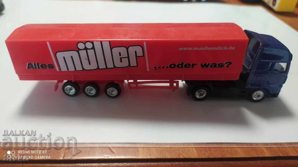 Camion cu cărucioare cu preț 1.99 BGN | € 1.02