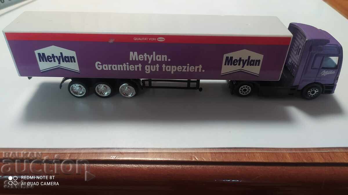 Camion cu cărucioare cu preț 1.99 BGN | € 1.02