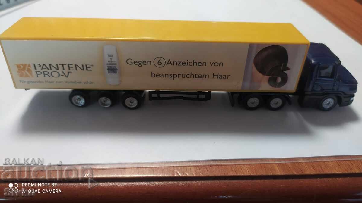 Camion cu cărucioare cu preț 1.99 BGN | € 1.02