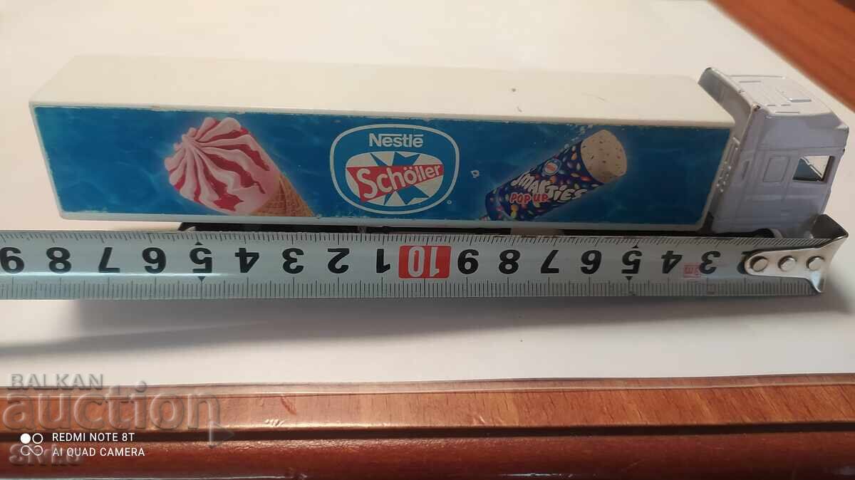 Licitație Camion cu cărucioare