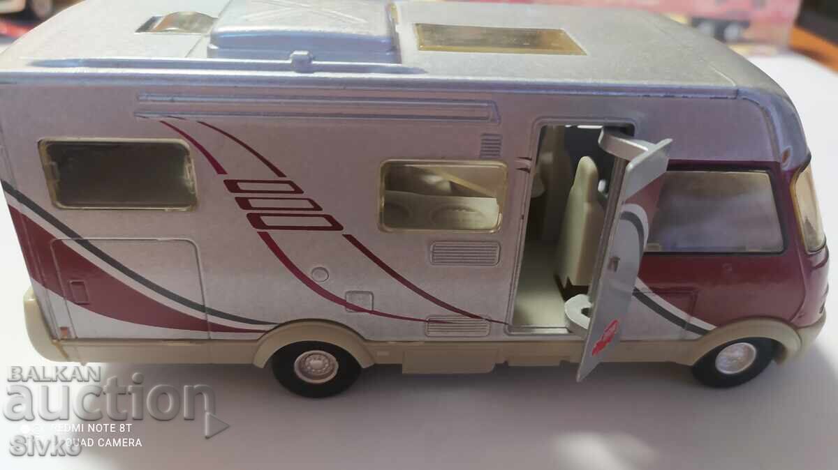 Количка кемпер HYMER с цена 9.99 лв. | € 5.11 Количка кемпер HYMER с цена 9.99 лв. | € 5.11