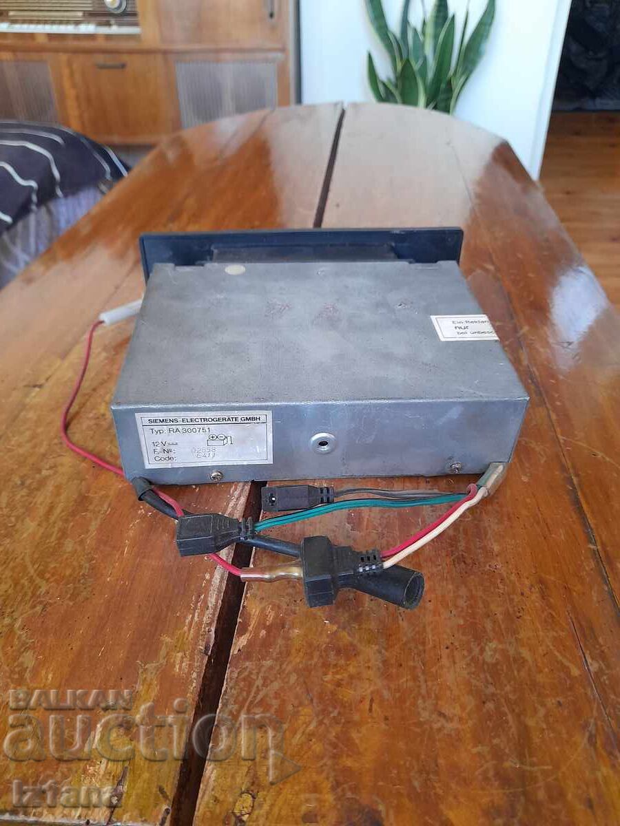 Delivery of Old Siemens radio cassette player Delivery of Old Siemens radio cassette player