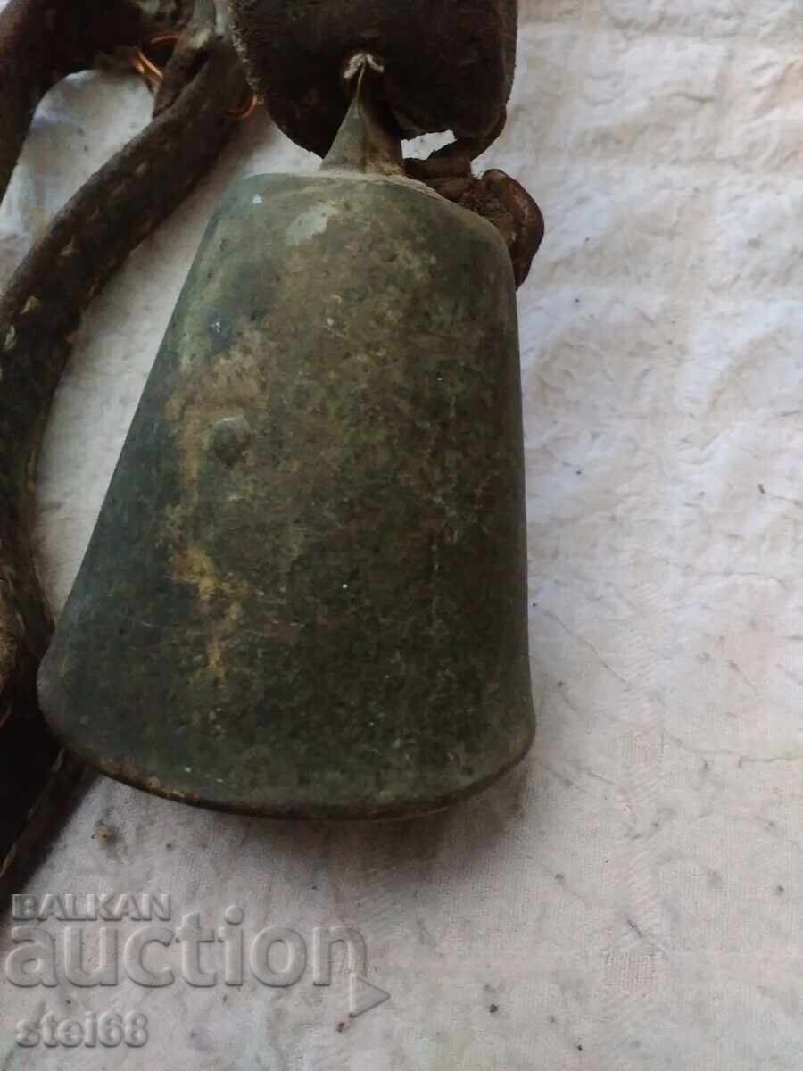 Auction BELL AND CUTLERY Auction BELL AND CUTLERY