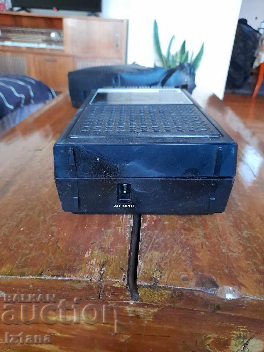 Delivery of Old Sanyo M2541 cassette player