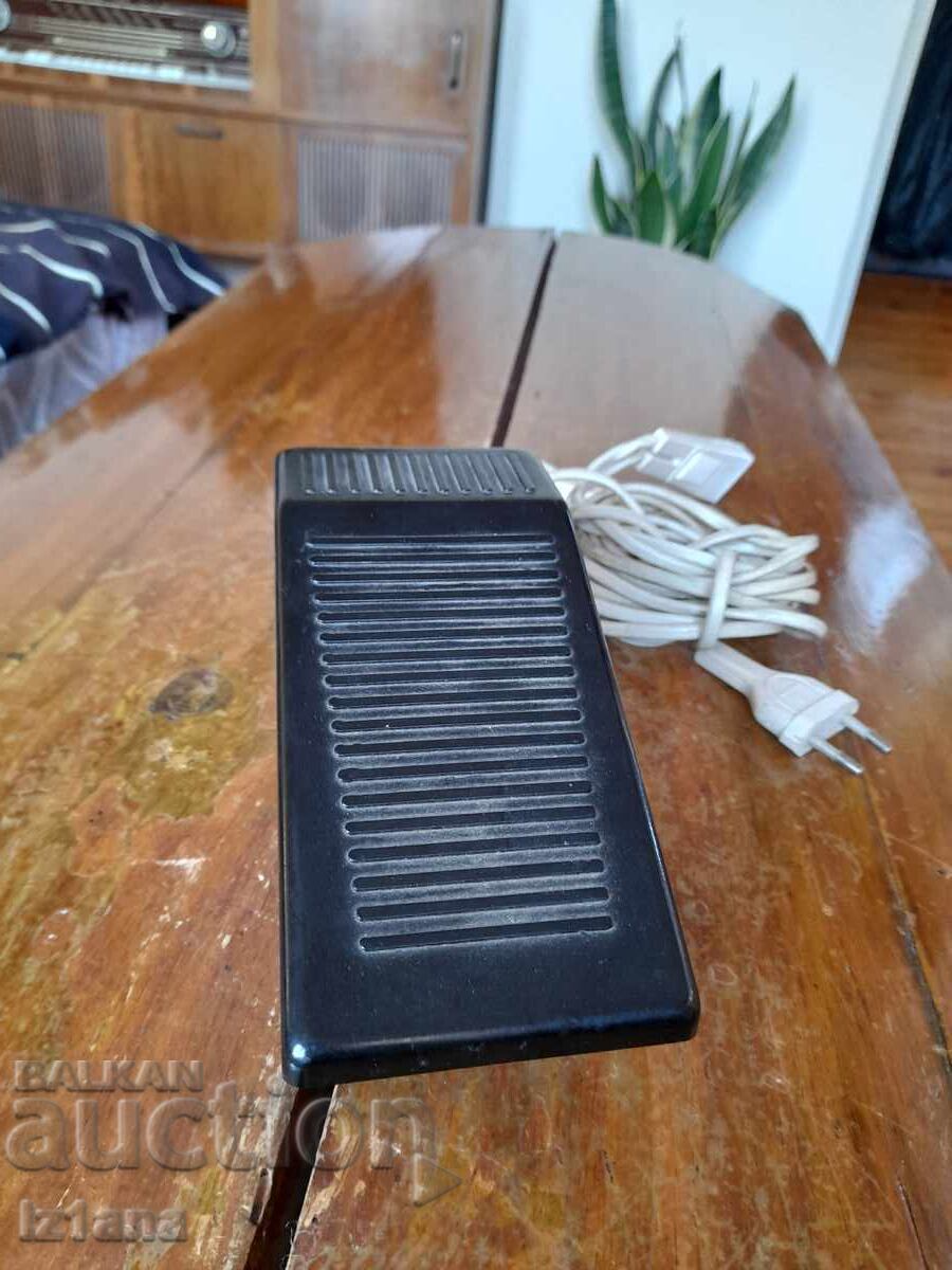 Delivery of Old sewing machine pedal Delivery of Old sewing machine pedal