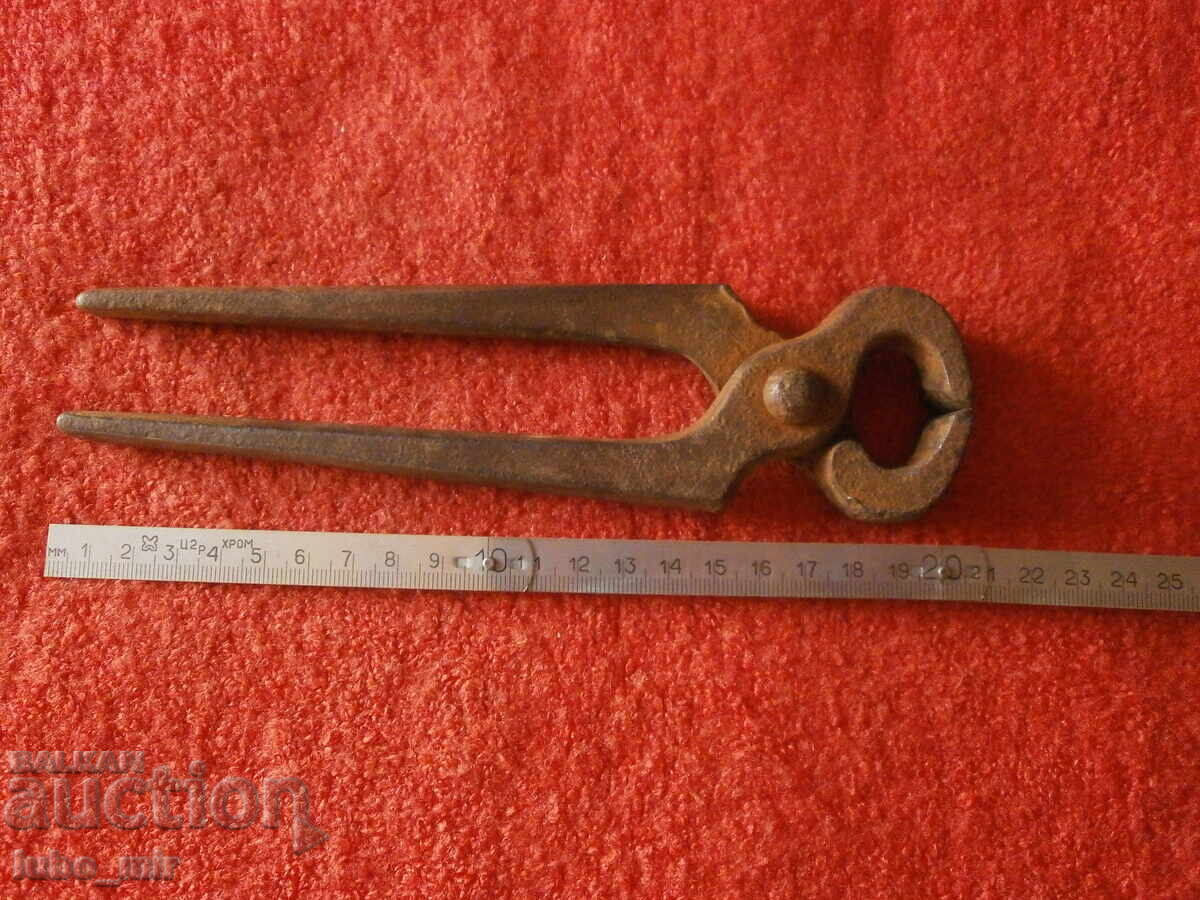 Auction OLD PLIERS Auction OLD PLIERS