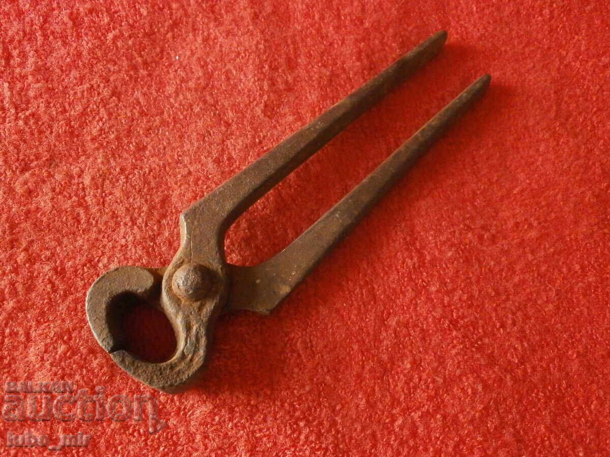 Delivery of OLD PLIERS Delivery of OLD PLIERS