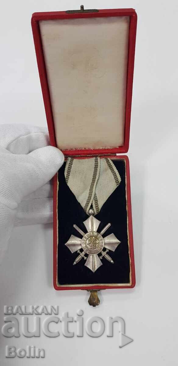 Рядък царски орден За Военна Заслуга 6 ст. кутия Фердинанд I с цена € 145.00 | 283.60 лв.
