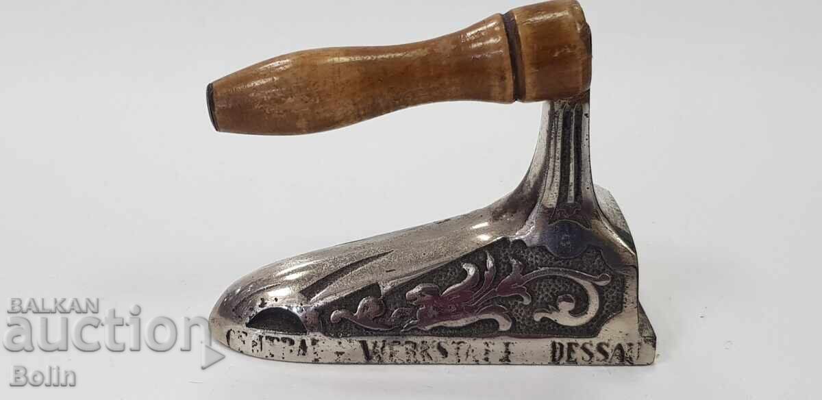 Rare advertising mini collar iron - Europe - early 20th century with price 140.00 BGN | € 71.58 Rare advertising mini collar iron - Europe - early 20th century with price 140.00 BGN | € 71.58