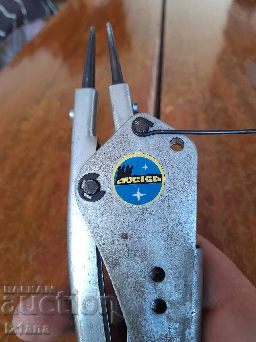 Delivery of Old ring pliers, pliers