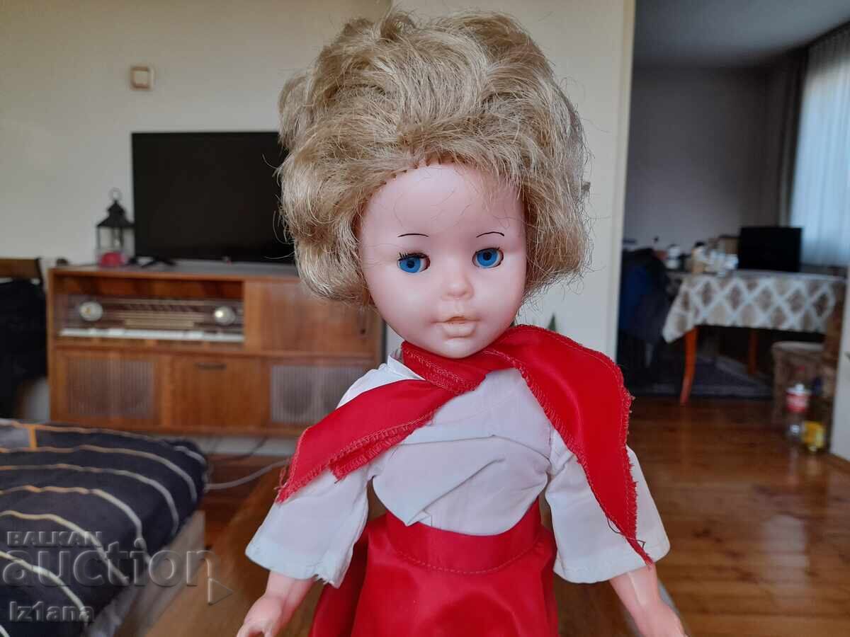 Păpușă veche cu preț € 28.12 | 55.00 BGN