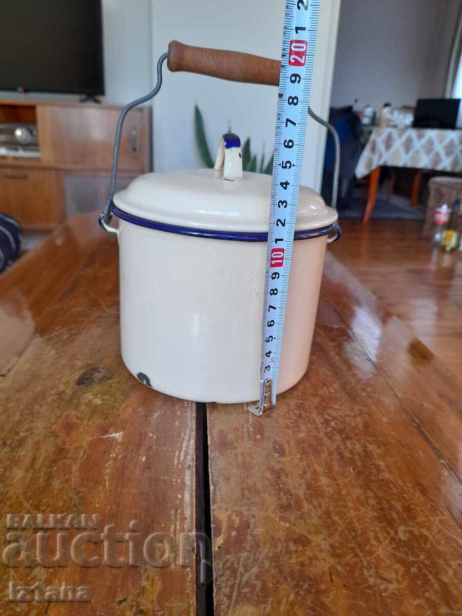 Auction  Old enameled saucepan
