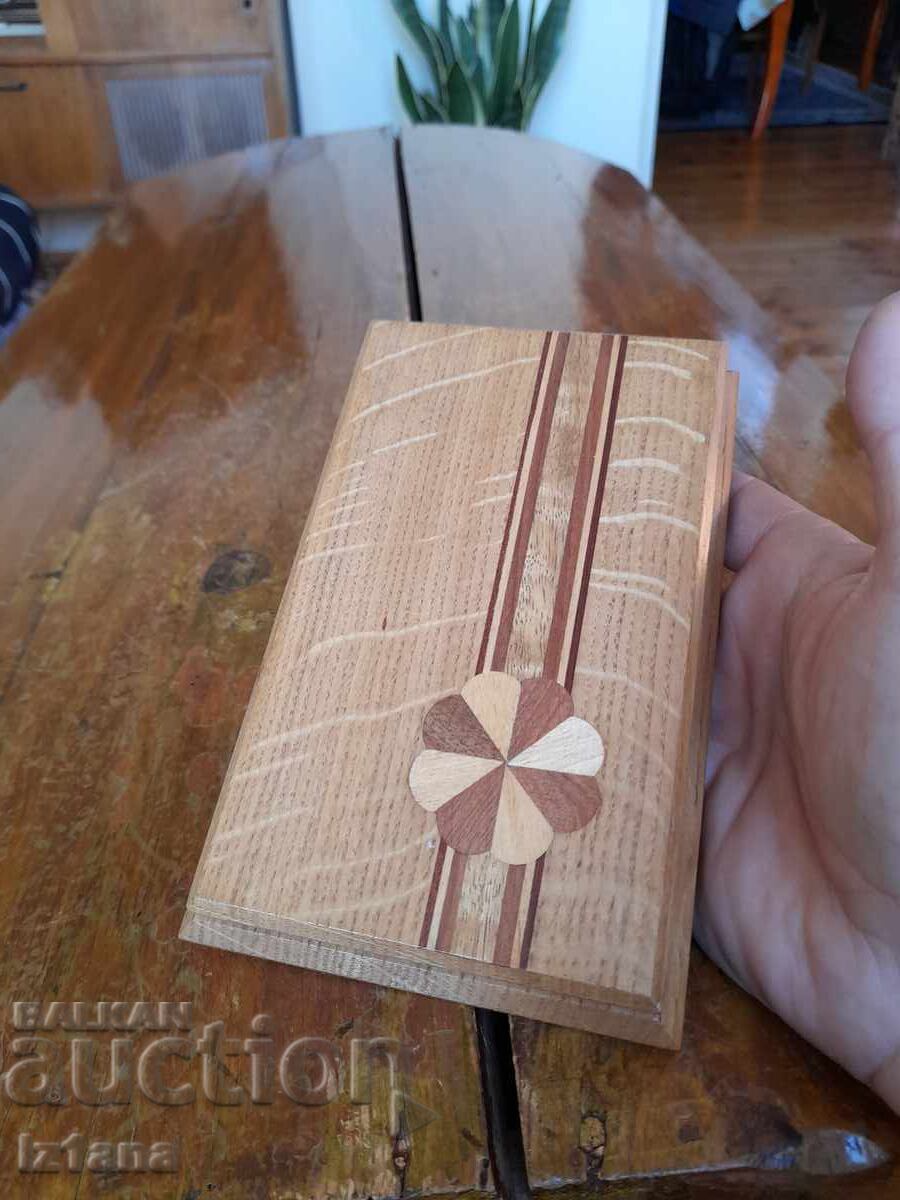 Licitație Caiet vechi din lemn