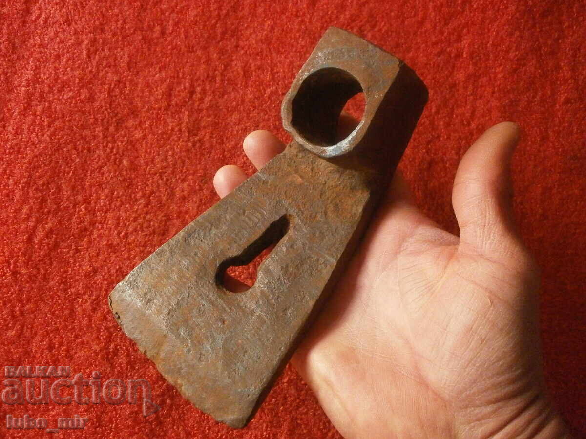 СТАРА ДОСТА МАСИВНА ТЕСЛА СТАРА ДОСТА МАСИВНА ТЕСЛА