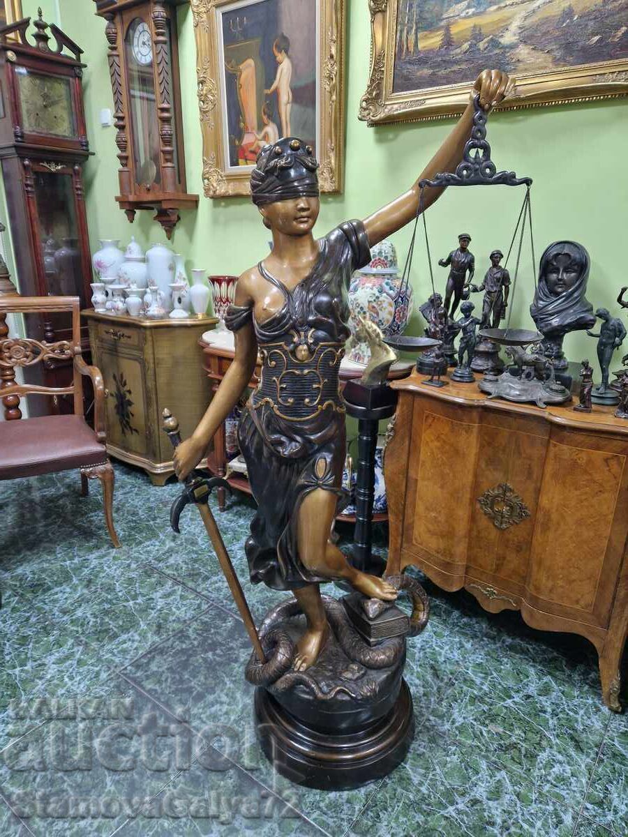 Minunata statueta uriasa din bronz Themis