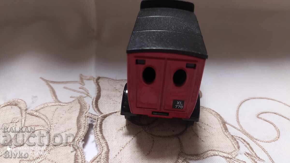 Delivery of Royal Mail retro model trolley Delivery of Royal Mail retro model trolley