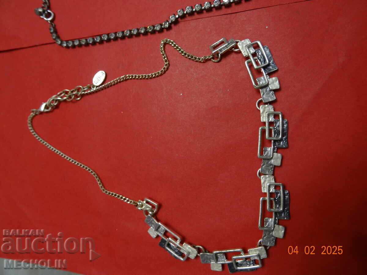 Delivery of OLD NECKLACES JEWELRY LOT 1 Delivery of OLD NECKLACES JEWELRY LOT 1
