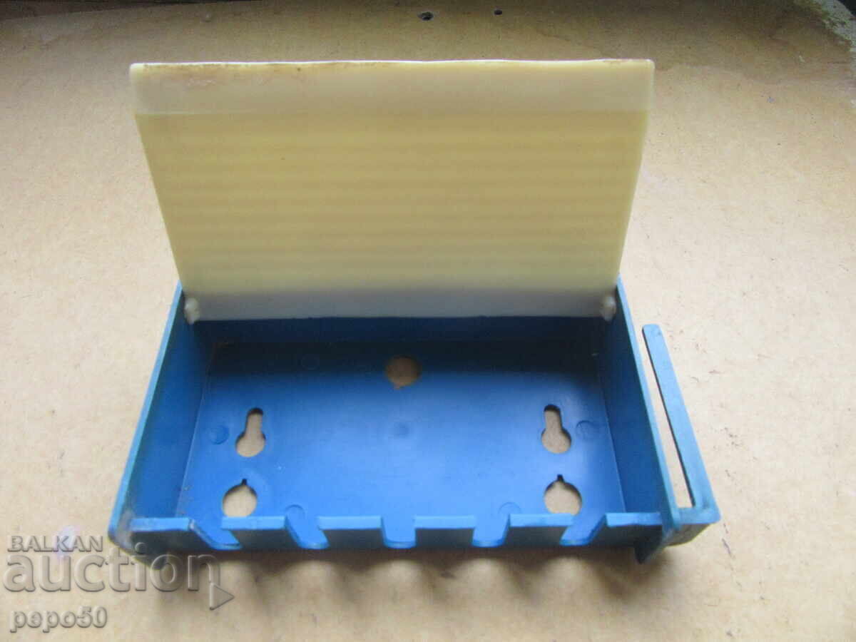 PLASTIC TOOTHBRUSH STAND - EARLY SOC PLASTIC TOOTHBRUSH STAND - EARLY SOC