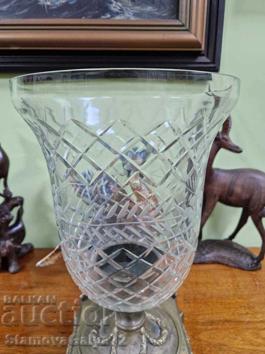 Delivery of Unique large crystal bowl vase bronze base Delivery of Unique large crystal bowl vase bronze base