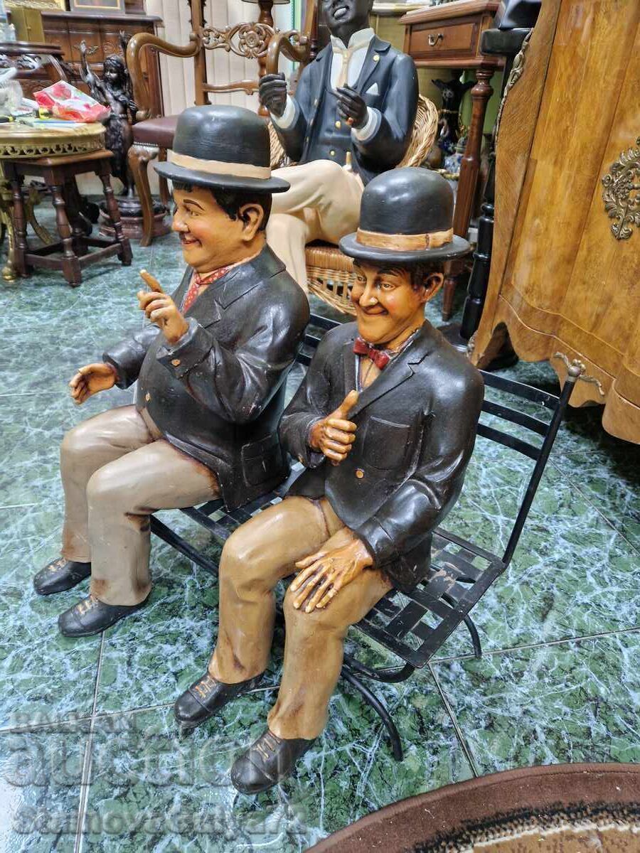 Delivery of Great collectible Laurel and Hardy figurine Delivery of Great collectible Laurel and Hardy figurine