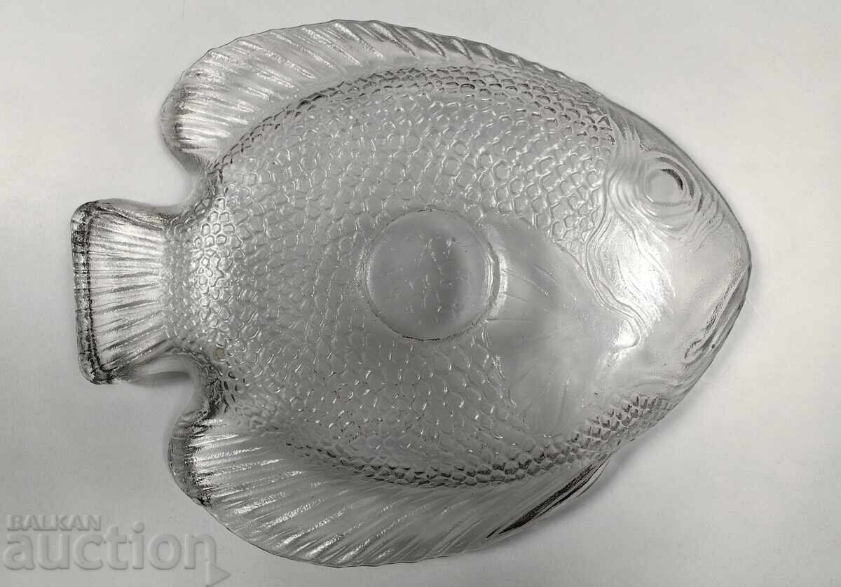 Delivery of UNUSED SOLID GLASS FISH PLATTER TRAY PLATE Delivery of UNUSED SOLID GLASS FISH PLATTER TRAY PLATE