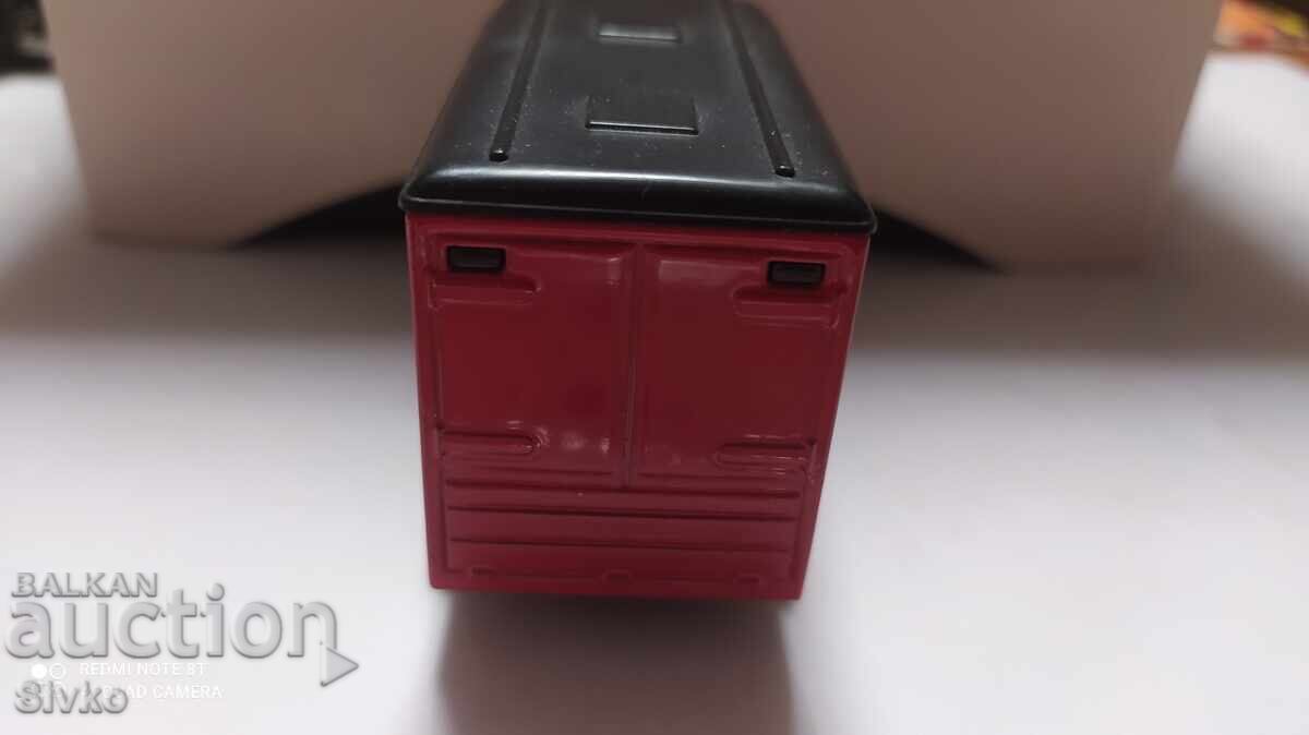 Delivery of Trolley, English ROYAL MAIL on DAYS CONE