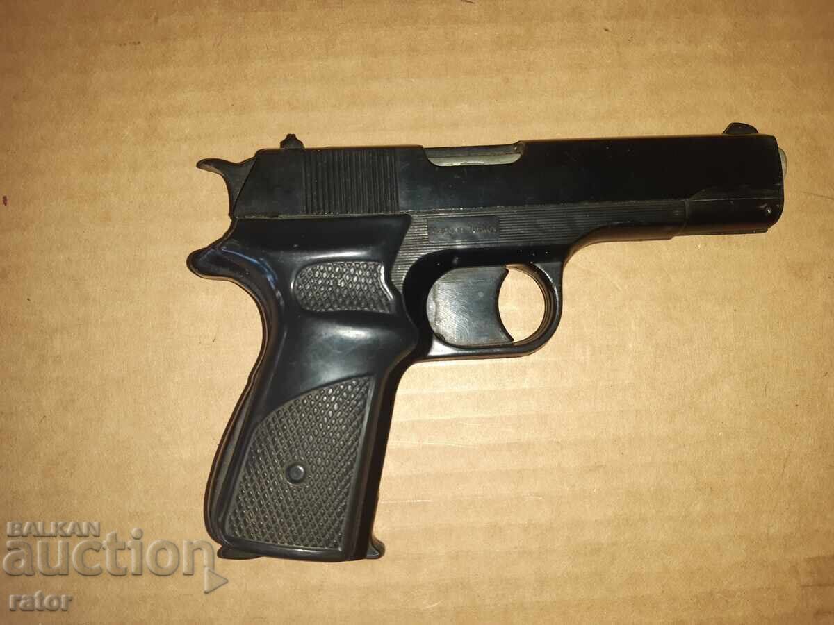 Old toy - a gun with caps with price € 7.99 | 15.63 BGN
