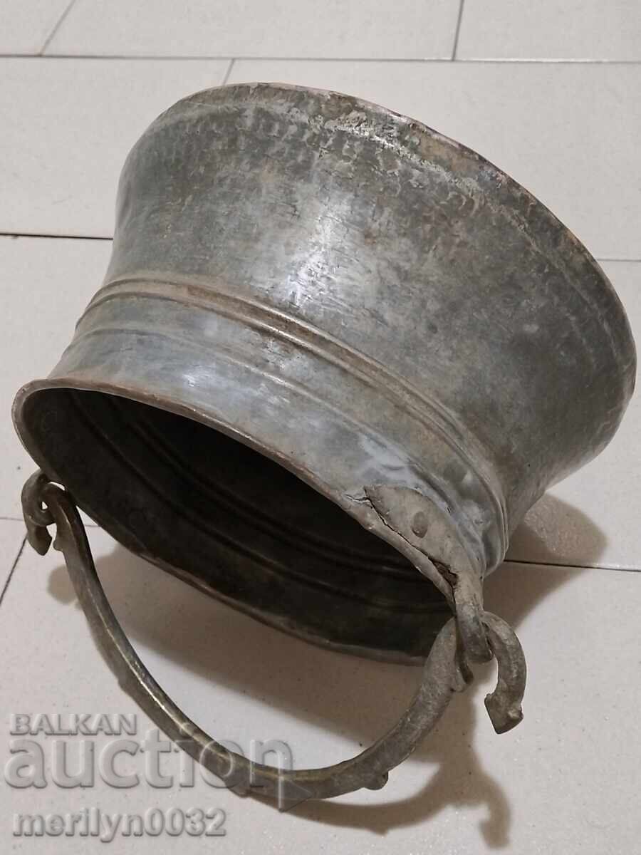 Delivery of Old copper cauldron, copper, cauldron, forged vessel Delivery of Old copper cauldron, copper, cauldron, forged vessel