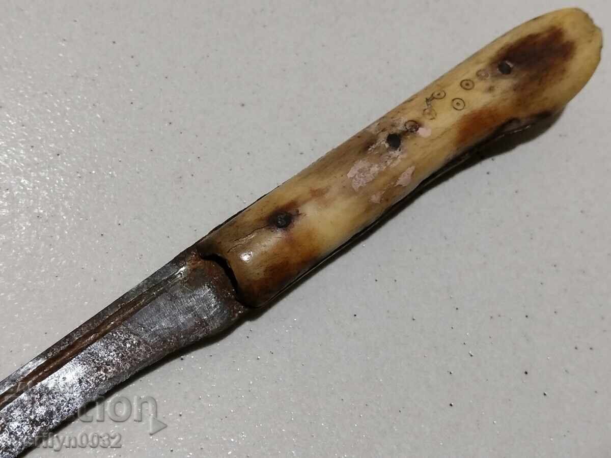 Auction Shepherd's knife without scabbard, shark's horn, chekia Auction Shepherd's knife without scabbard, shark's horn, chekia