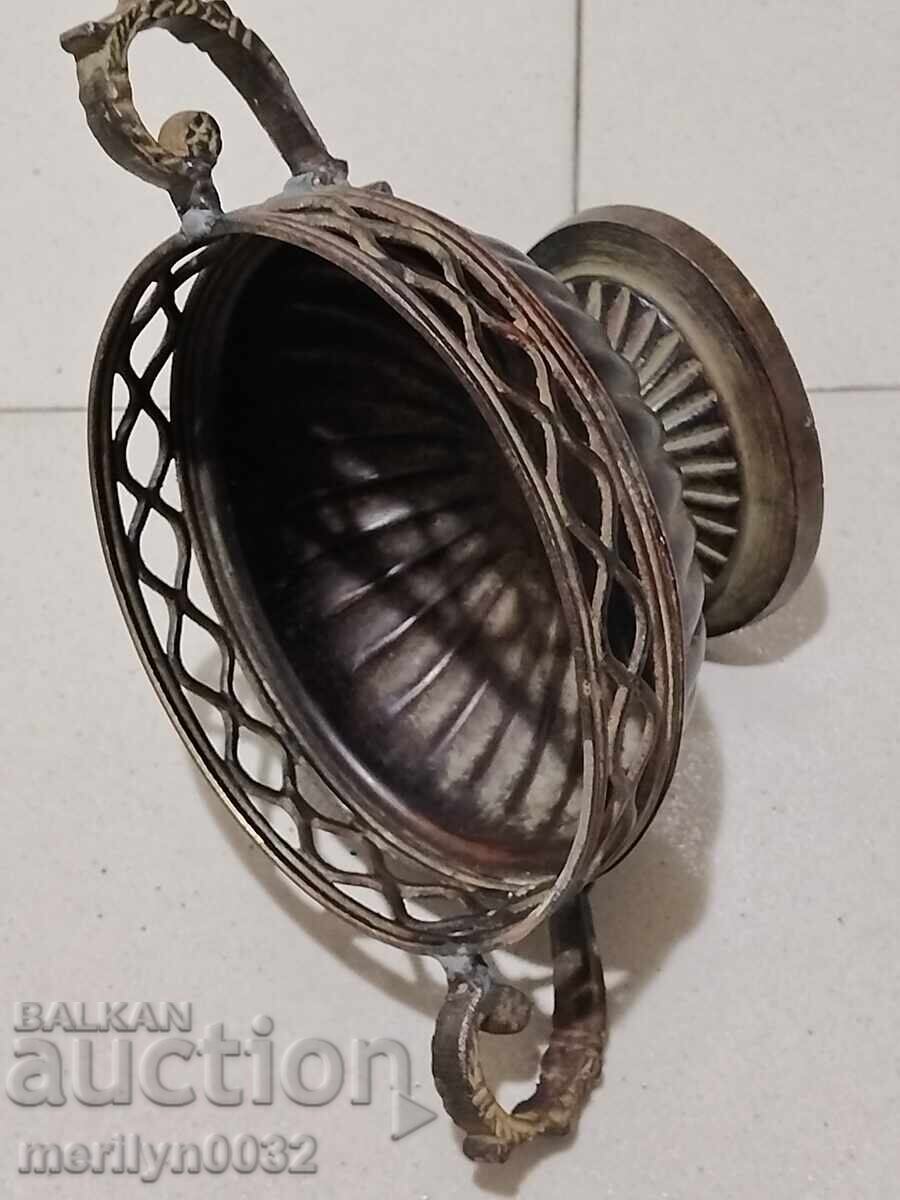 Delivery of Metal basket candy box bronze container Delivery of Metal basket candy box bronze container