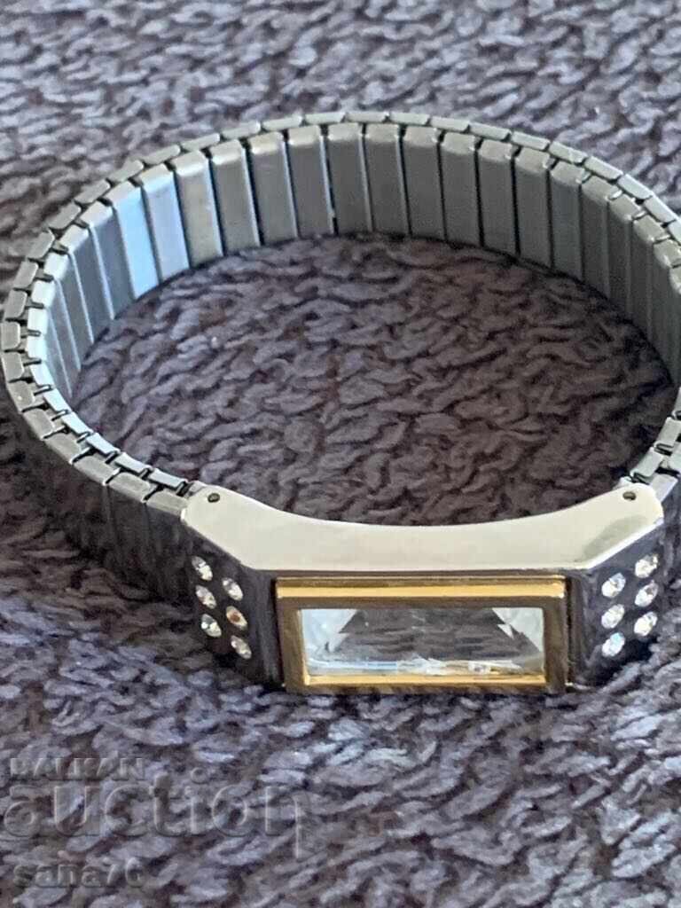 Beautiful new ladies bracelet-18 with price 8.00 BGN | € 4.09 Beautiful new ladies bracelet-18 with price 8.00 BGN | € 4.09