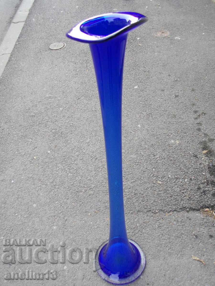 Delivery of LARGE BLUE GLASS VASE Delivery of LARGE BLUE GLASS VASE