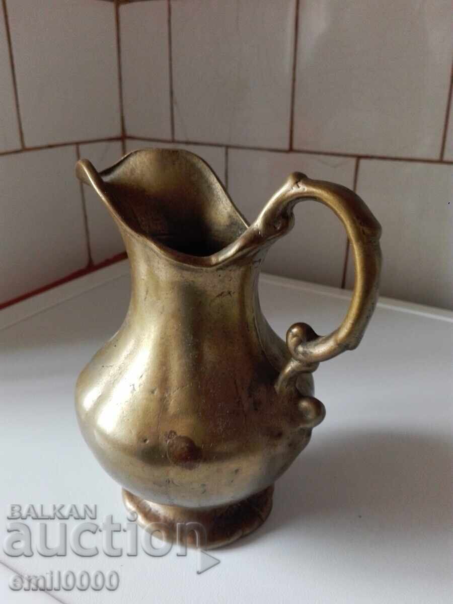 Παράδοση Χάλκινη κανάτα. Παράδοση Χάλκινη κανάτα.