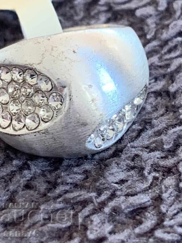 Красив нов дамски пръстен-1 с цена € 1.50 | 2.93 лв. Красив нов дамски пръстен-1 с цена € 1.50 | 2.93 лв.