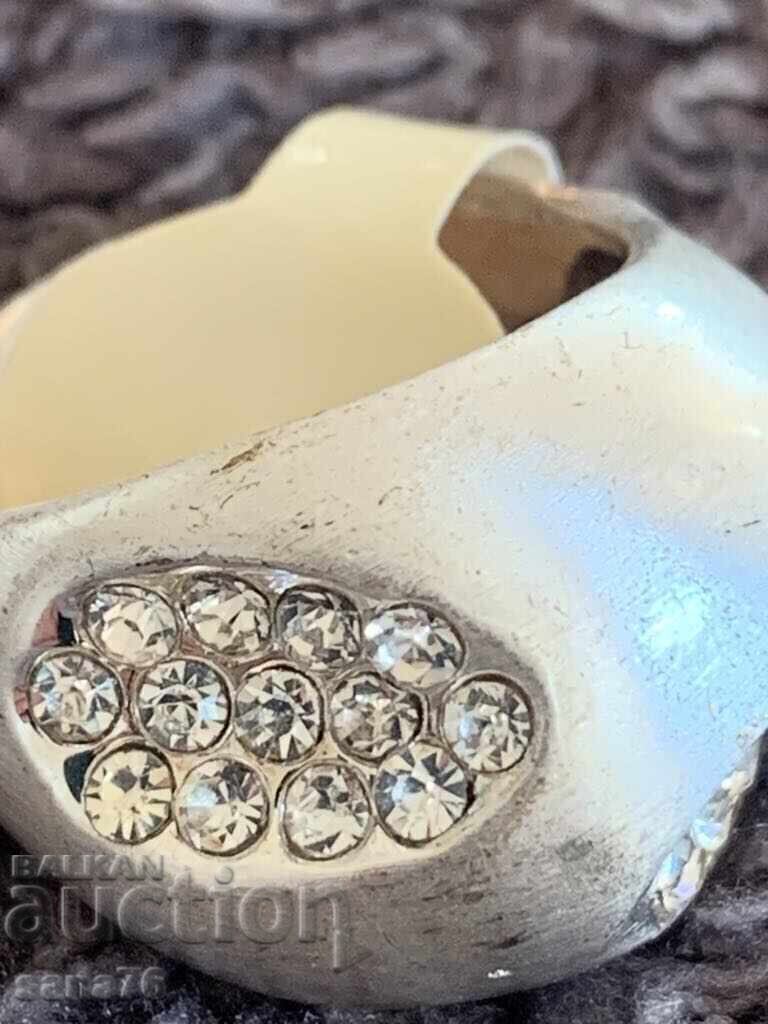 Аукцион Красив нов дамски пръстен-1 Аукцион Красив нов дамски пръстен-1