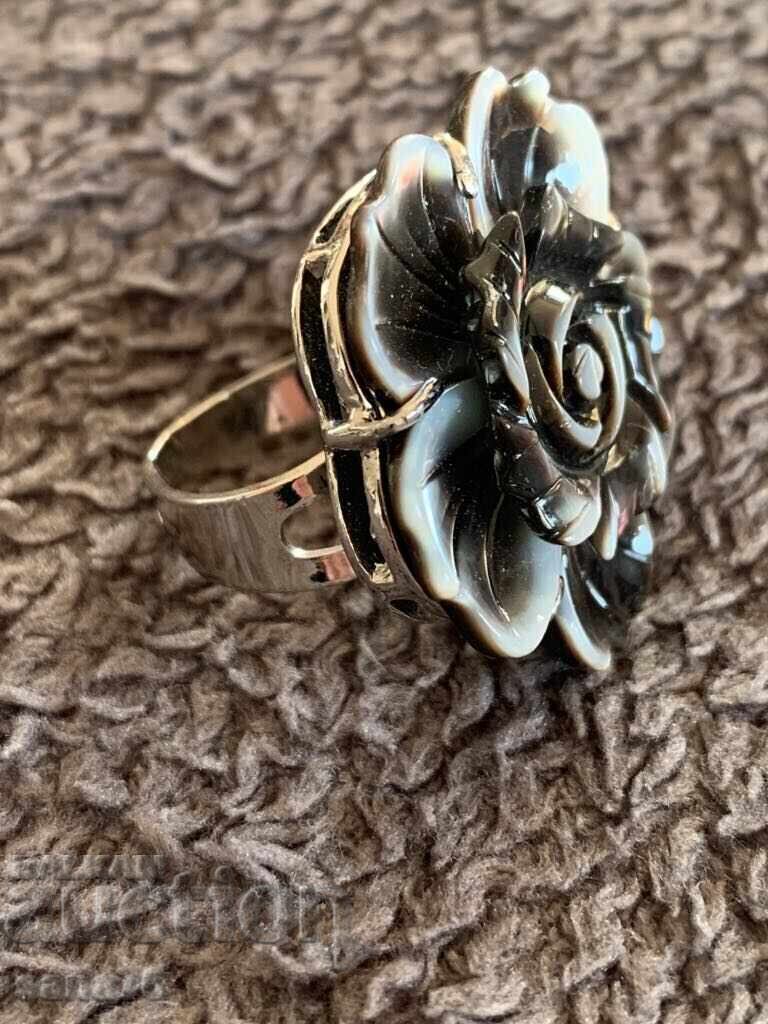 Beautiful new women's ring-5 with price 4.00 BGN | € 2.05