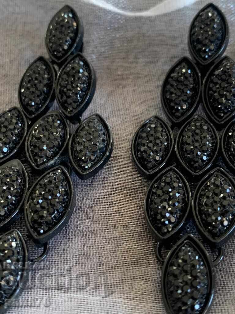 Красиви нови дамски обици-8 с цена € 3.00 | 5.87 лв. Красиви нови дамски обици-8 с цена € 3.00 | 5.87 лв.