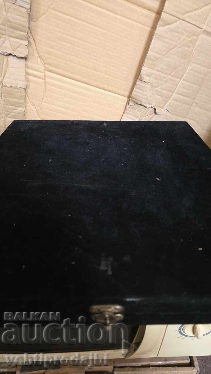 Auction Rocker plaque Auction Rocker plaque