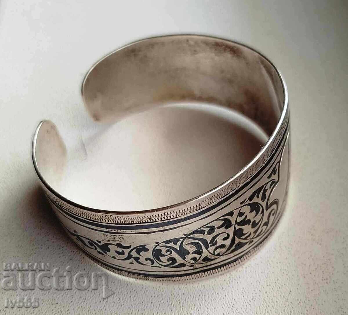 Delivery of OLD AUTHENTIC SOVIET SILVER-NIEL BRACELET FOR WEARING Delivery of OLD AUTHENTIC SOVIET SILVER-NIEL BRACELET FOR WEARING