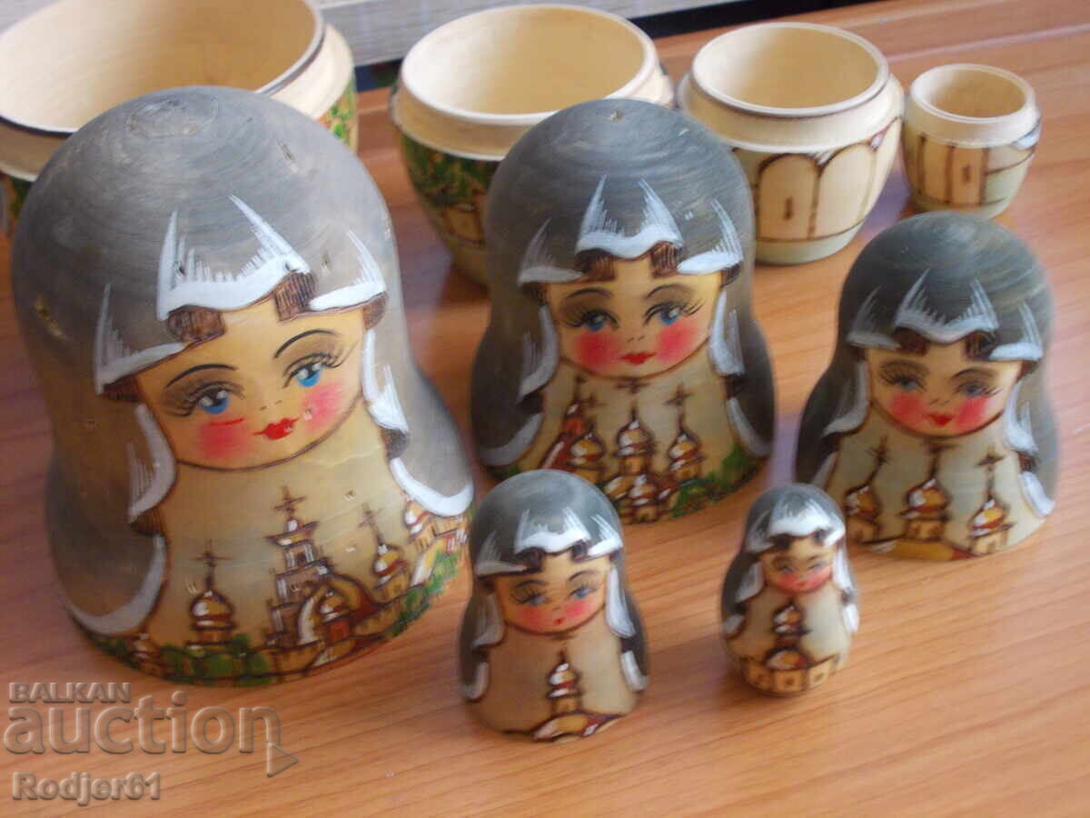 Delivery of toys - Matryoshka 5 elements Delivery of toys - Matryoshka 5 elements