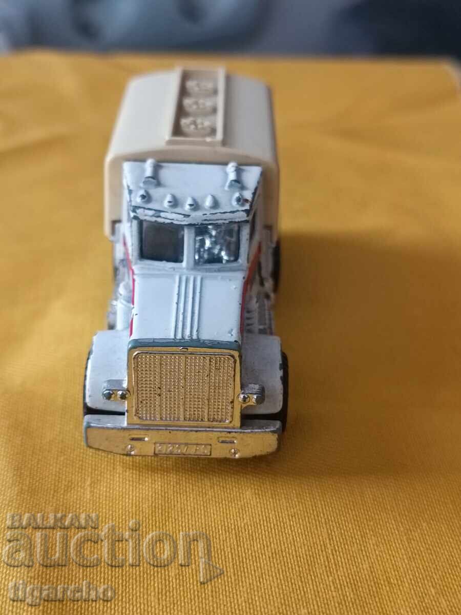 Δημοπρασία Φορτηγό σπιρτόκουτο ΜΑΚΑΟΥ Δημοπρασία Φορτηγό σπιρτόκουτο ΜΑΚΑΟΥ