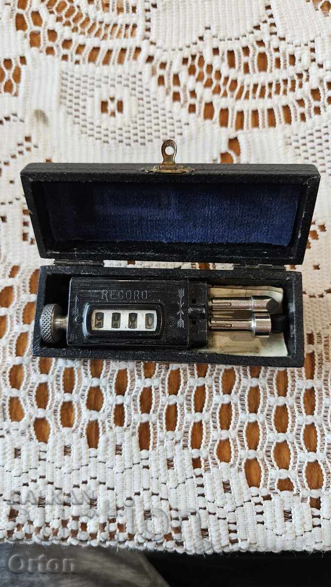 RETRO - COUNTER cu preț 109.00 BGN | € 55.73 RETRO - COUNTER cu preț 109.00 BGN | € 55.73