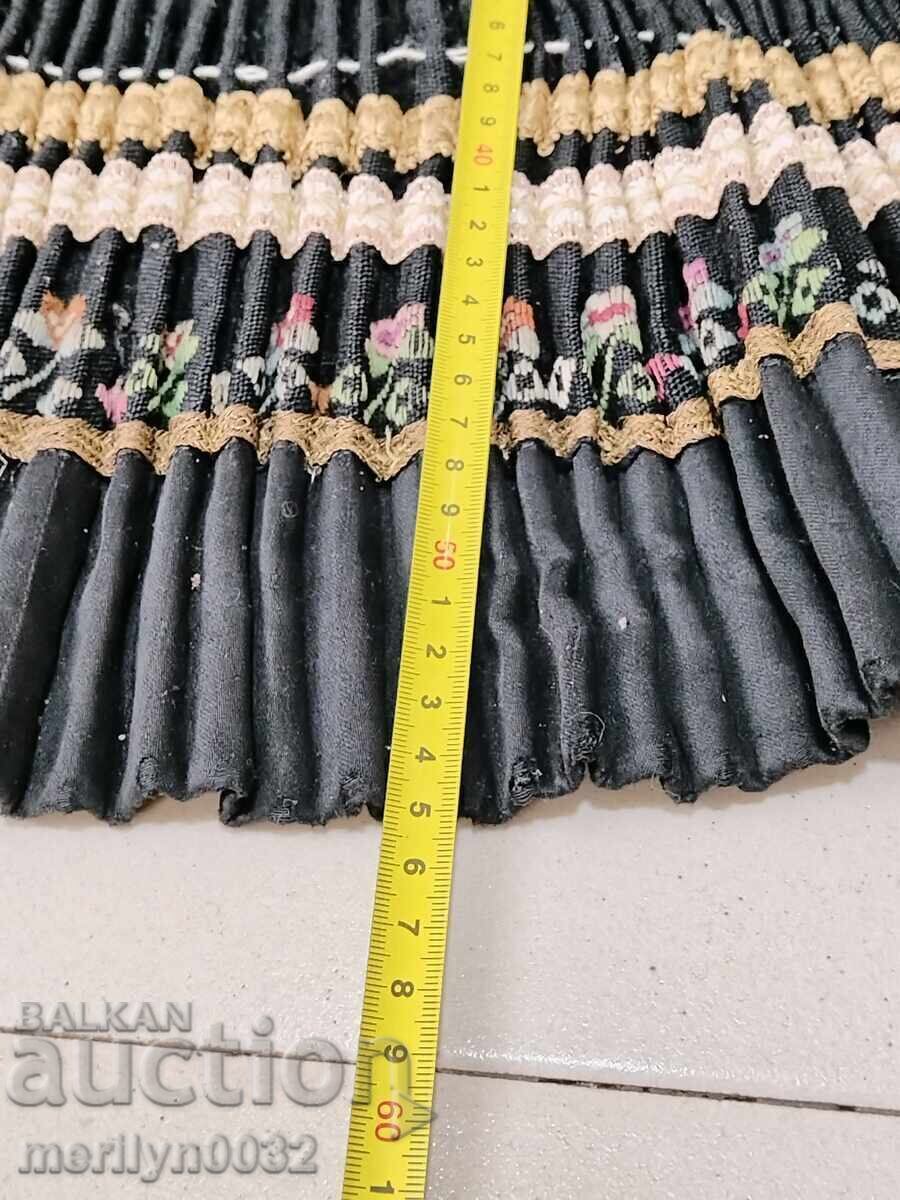 Old screaming Karlyan costume with embroidery bruchnik with price 187.00 BGN | € 95.61 Old screaming Karlyan costume with embroidery bruchnik with price 187.00 BGN | € 95.61