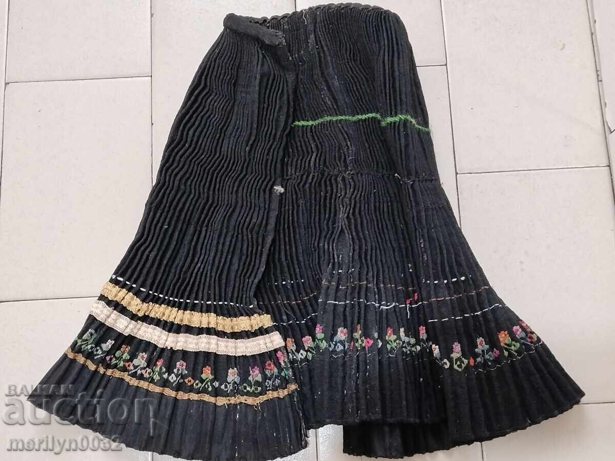 Delivery of Old screaming Karlyan costume with embroidery bruchnik Delivery of Old screaming Karlyan costume with embroidery bruchnik