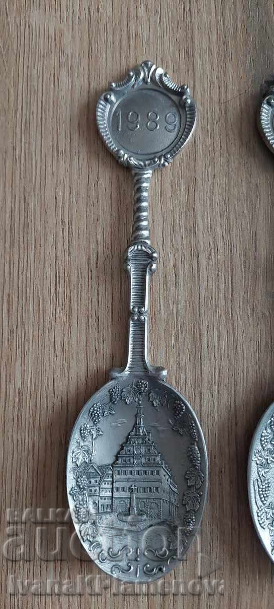 Αναμνηστικά κουτάλια, δύο τεμαχίων, για συλλέκτες με τιμή 26.00 BGN | € 13.29 Αναμνηστικά κουτάλια, δύο τεμαχίων, για συλλέκτες με τιμή 26.00 BGN | € 13.29