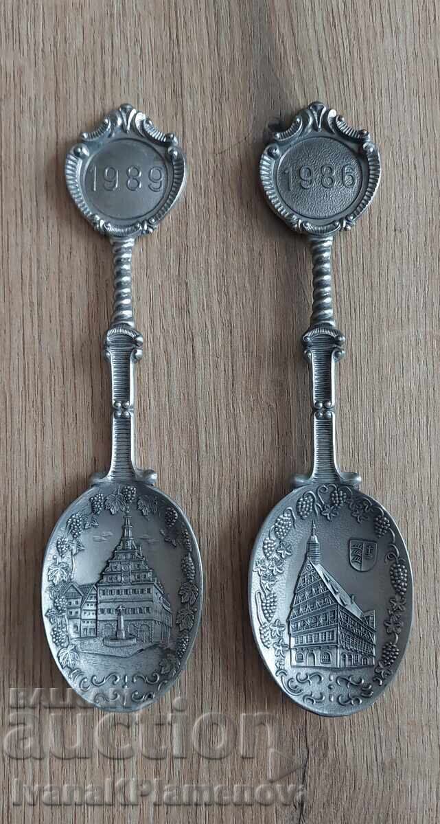 Αναμνηστικά κουτάλια, δύο τεμαχίων, για συλλέκτες Αναμνηστικά κουτάλια, δύο τεμαχίων, για συλλέκτες