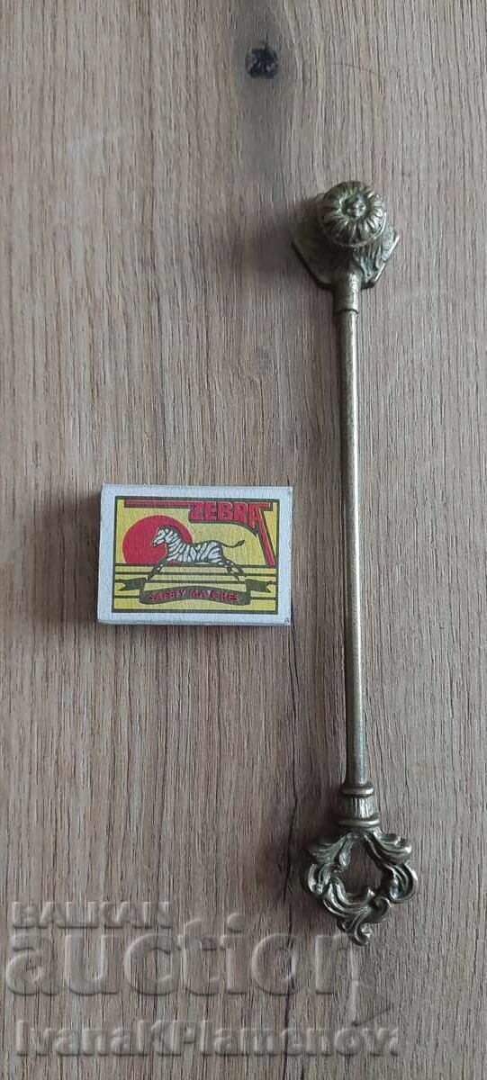 Bronze candle snuffer for connoisseurs - 7 Bronze candle snuffer for connoisseurs - 7