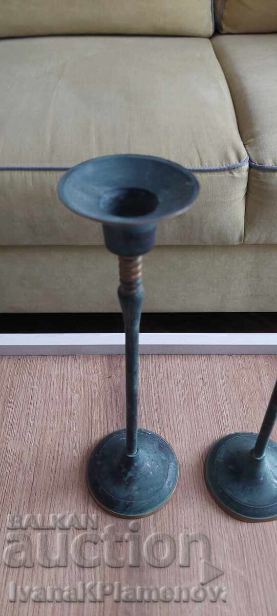 Licitație Sfeșnice din alamă, două bucăți, pentru cunoscători