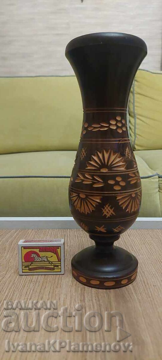 Delivery of Woodcarving vase for collectors Delivery of Woodcarving vase for collectors