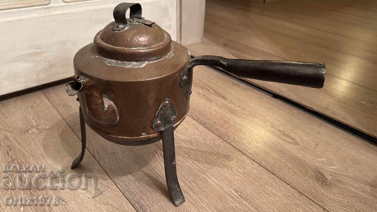 Antique large copper kettle, marked, 1.4kg Antique large copper kettle, marked, 1.4kg